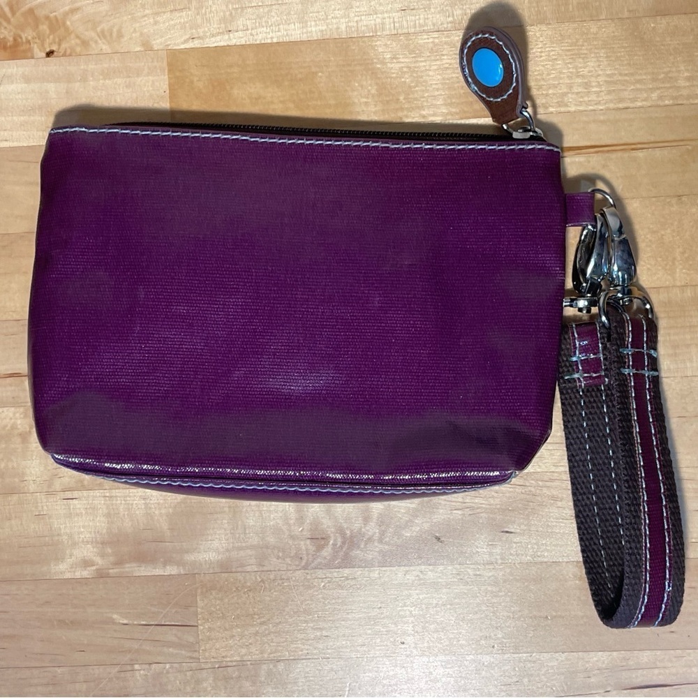 Urban Junket Flower Wristlet - Picture 3 of 9